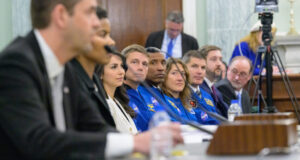 Elon Musk just declared war on NASA’s acting administrator, apparently Elon Musk just declared war on NASA’s acting administrator, apparently