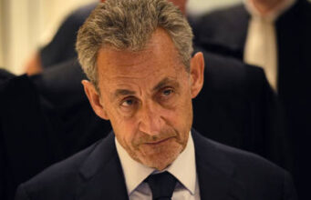 Sarkozy to be put in solitary confinement – media Sarkozy to be put in solitary confinement – media