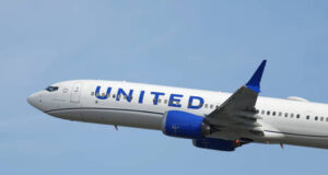Passenger plane hit by suspected ‘space debris’ (PHOTOS) Passenger plane hit by suspected ‘space debris’ (PHOTOS)