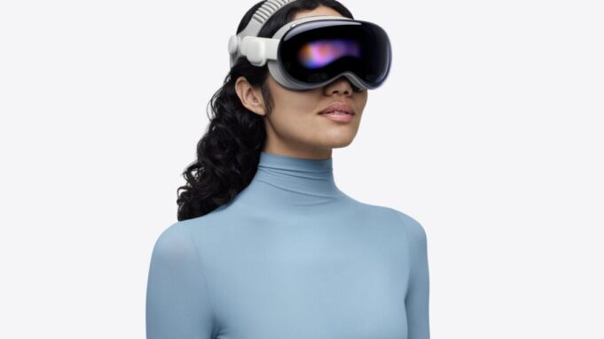 With considerably less fanfare, Apple releases a second-generation Vision Pro With considerably less fanfare, Apple releases a second-generation Vision Pro