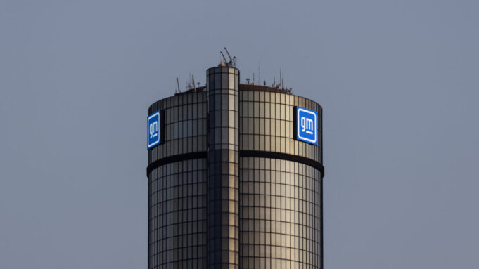 GM’s EV push will cost it $1.6 billion in Q3 with end of the tax credit GM’s EV push will cost it $1.6 billion in Q3 with end of the tax credit