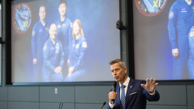NHQ202507310028medium-1152x648.jpg Why did NASA’s chief just shake up the agency’s plans to land on the Moon?