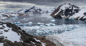Antarctica is starting to look a lot like Greenland—and that isn’t good Antarctica is starting to look a lot like Greenland—and that isn’t good