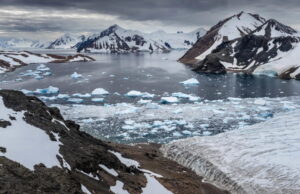 Antarctica is starting to look a lot like Greenland—and that isn’t good Antarctica is starting to look a lot like Greenland—and that isn’t good