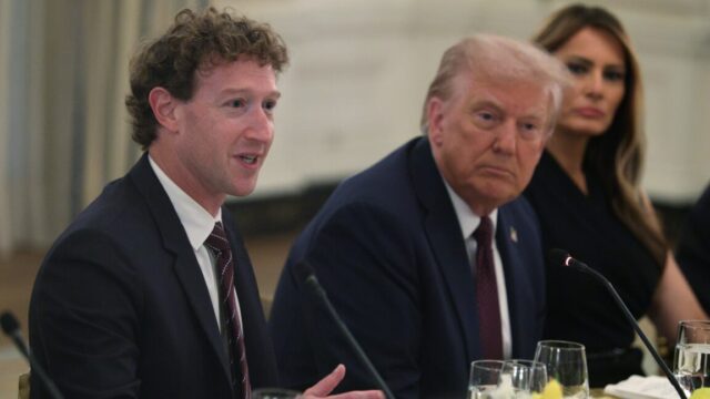 zuckerberg-trump-1152x648-1760473002.jpg Trump admin pressured Facebook into removing ICE-tracking group